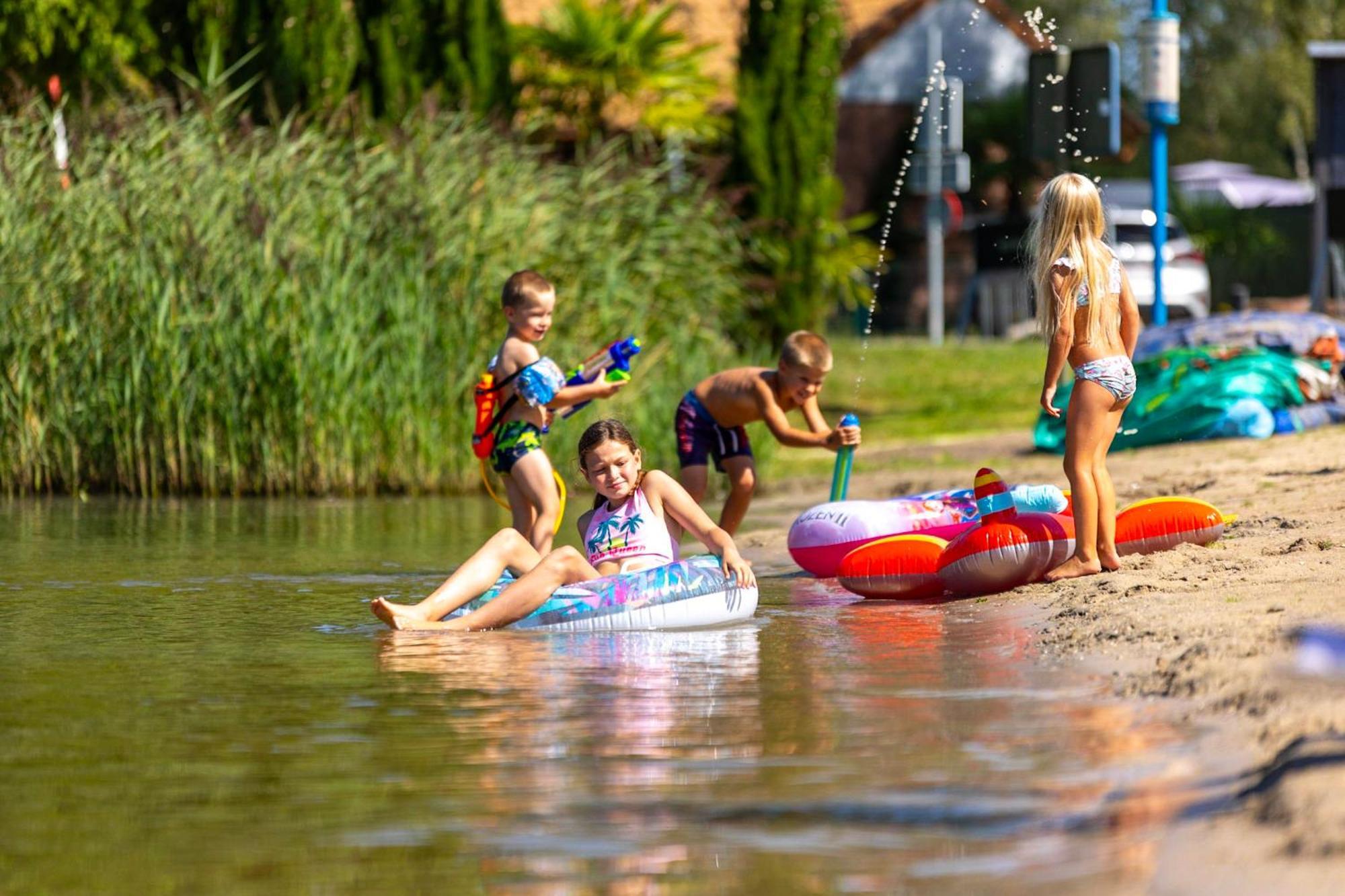 Bed & Breakfast Glamping Limburg - Nabij Nationaal Park Hoge Kempen Kinrooi